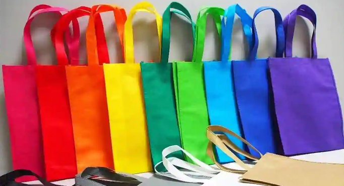 農(nóng)用邊坡綠化無(wú)紡布，汽車(chē)內(nèi)飾無(wú)紡布，家具家居無(wú)紡布，農(nóng)用邊坡綠化無(wú)紡布廠(chǎng)家，汽車(chē)內(nèi)飾無(wú)紡布生產(chǎn)，東莞市旭航新材料科技有限公司